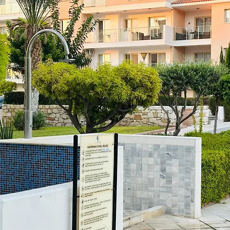 Elysia Park 2 Bedroom Apartment With Resort-Style Pool *